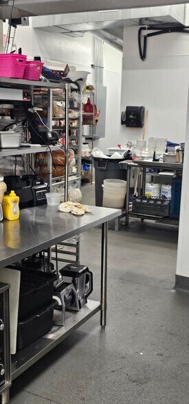 More Photos Of 124 S Broadway St, Coweta Storefront For Sale