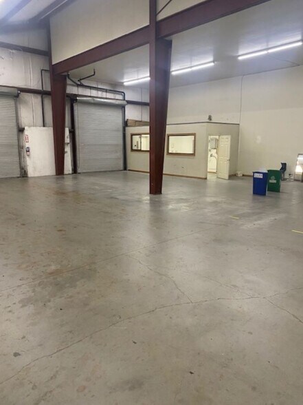 More Photos Of 354 1st St, Hollister Freestanding For Lease