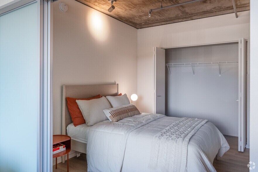 More Photos Of 875 NE 27th Ave, Portland Apartments For Lease