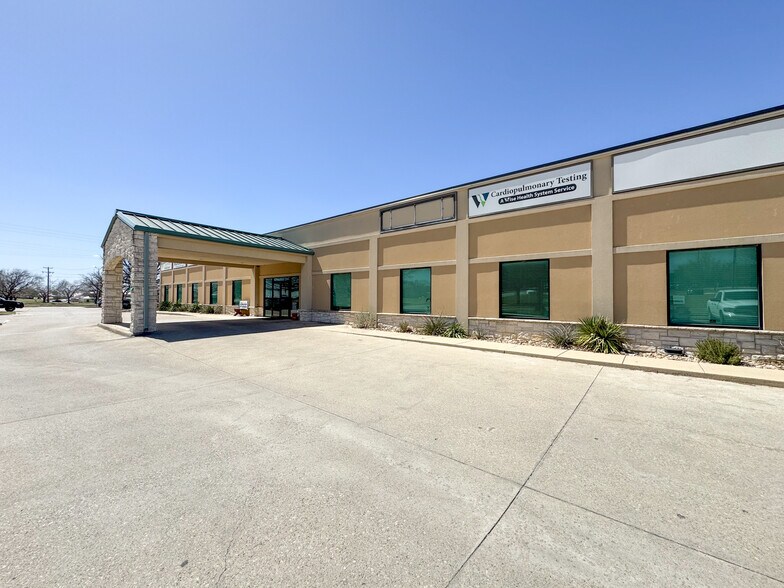 Primary Photo Of 2014 Ben Merritt Dr, Decatur Medical For Lease