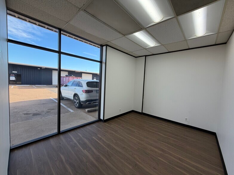 More Photos Of 1771 Upland Dr, Houston Unknown For Lease