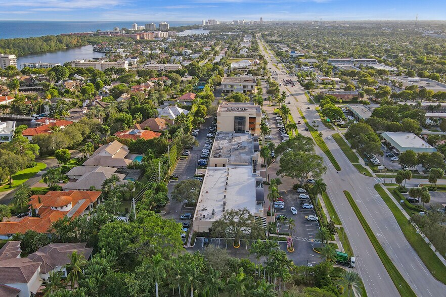 More Photos Of 4400 N Federal Hwy, Boca Raton General Retail For Lease