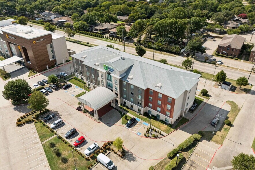 More Photos Of 8703 E R L Thornton Fwy, Dallas Hotel For Sale