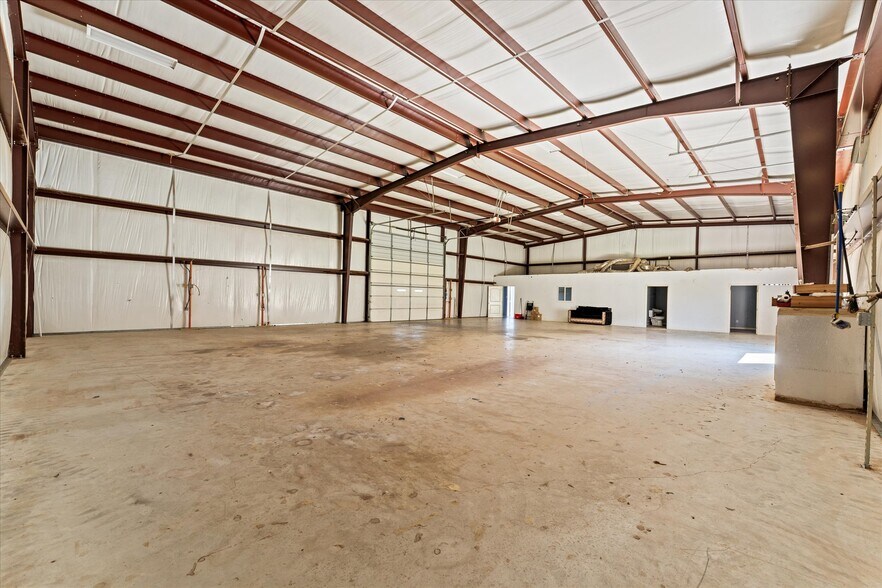 More Photos Of 15811 Manning Dr, Cypress Industrial For Lease