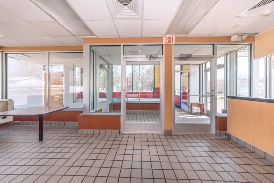 More Photos Of 3123 Route 9W, Saugerties Restaurant For Lease