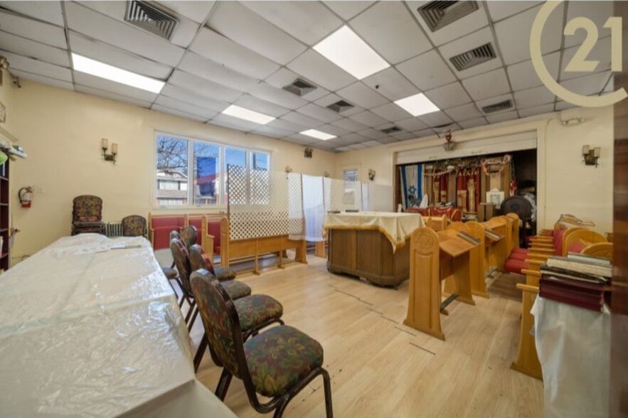 More Photos Of 2102 Avenue T, Brooklyn Schools For Sale