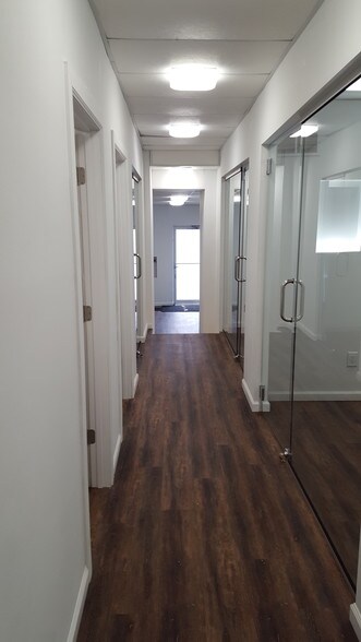 More Photos Of 1689 E Main St, Columbus Office Residential For Lease