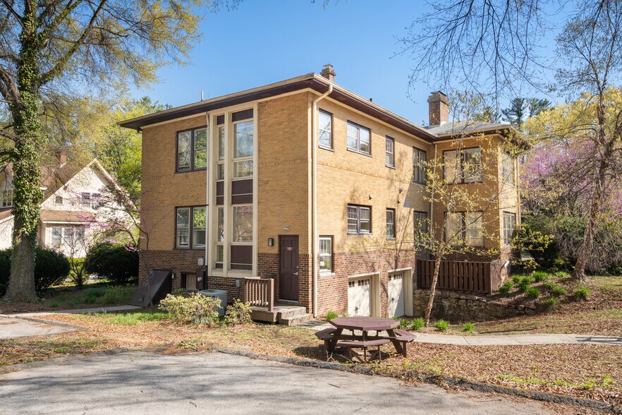 More Photos Of 614 S Main St, Blacksburg Medical For Sale