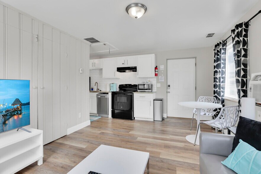 More Photos Of 27 W 8th Ave, Columbus Apartments For Sale