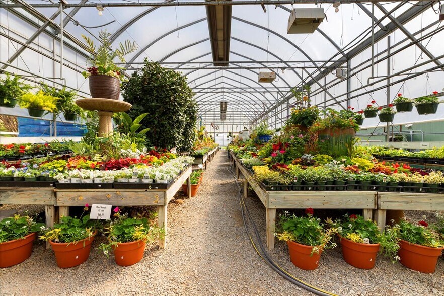 More Photos Of 1356 Coopers Cove Rd, Hardy Specialty For Sale