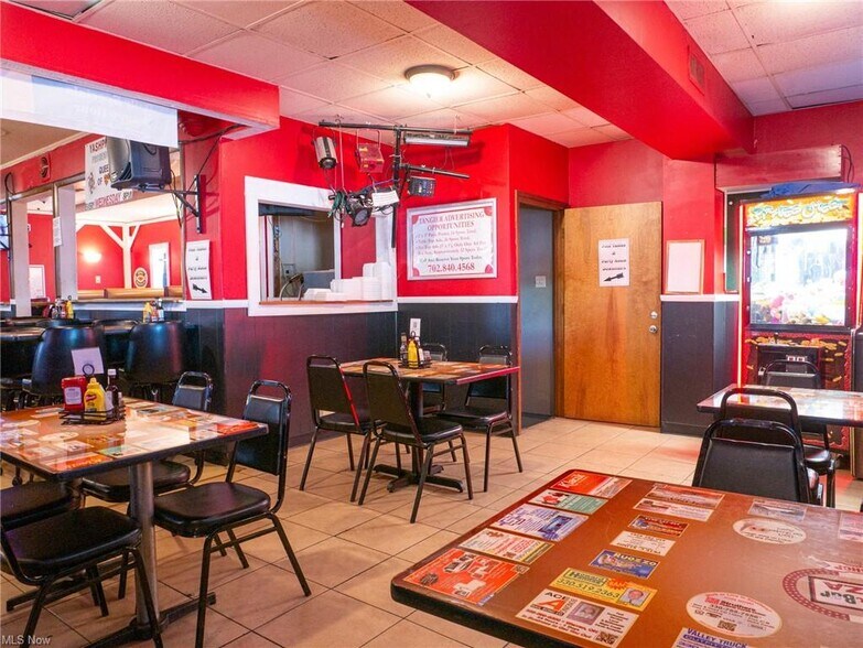 More Photos Of 880 Youngstown Poland Rd, Struthers Restaurant For Sale