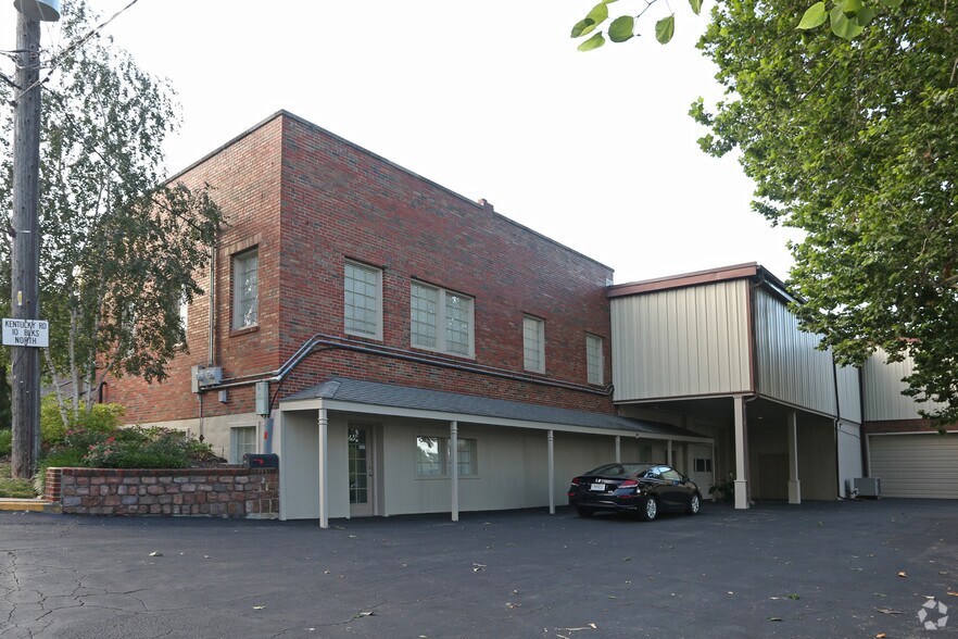 More Photos Of 100-106 S Sterling Ave, Sugar Creek Unknown For Lease