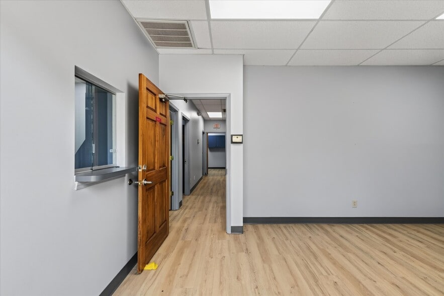 More Photos Of 2143a-2145 Old Ashland City Rd, Clarksville Freestanding For Lease