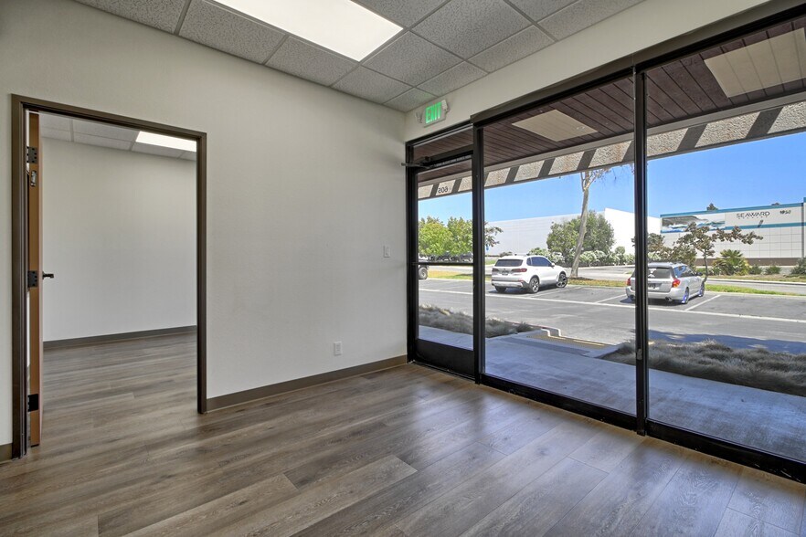 More Photos Of 1891 Goodyear Ave, Ventura Manufacturing For Lease