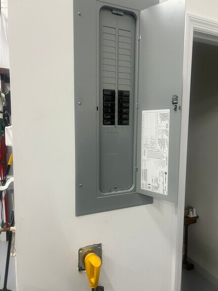 More Photos Of 1220 Huffstetler Dr, Eustis Warehouse For Sale