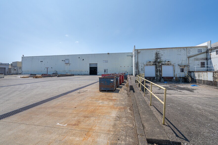 More Photos Of 298 Patterson St NW, Salem Warehouse For Lease