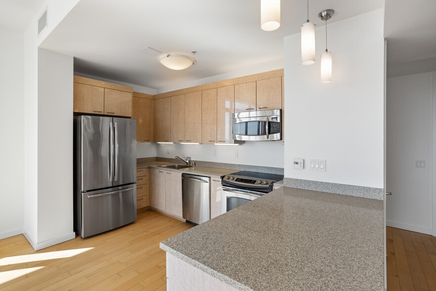 More Photos Of 100 Grand Ave, Oakland Apartments For Lease