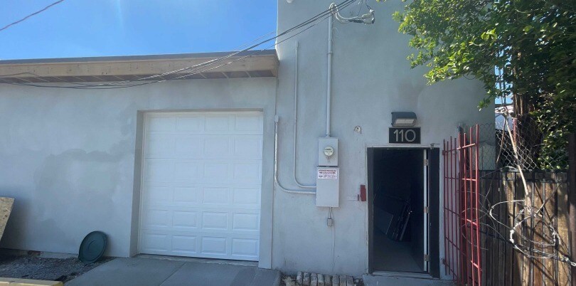 More Photos Of 4127-4133 N 19th Ave, Phoenix Light Distribution For Lease