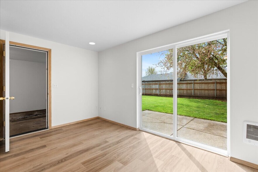 More Photos Of 2034 SW Fellows St, McMinnville Multifamily For Sale