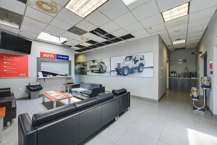 More Photos Of 691 County Road 39A, Southampton Auto Dealership For Lease