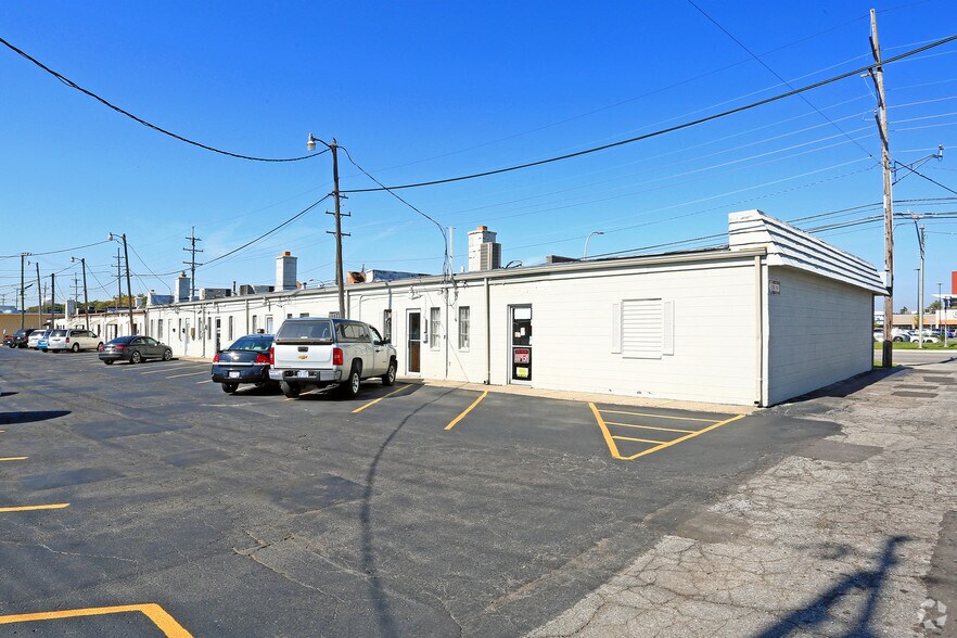 More Photos Of 8242-8276 E 12 Mile Rd, Warren Storefront For Sale