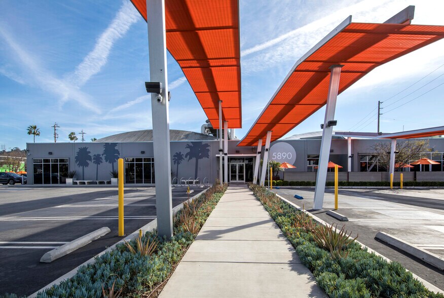 More Photos Of 5870 W Jefferson Blvd, Los Angeles Unknown For Lease