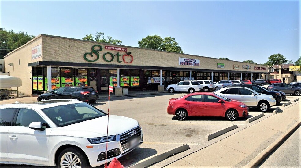 More Photos Of 1108-1132 Lee St, Des Plaines Storefront For Lease