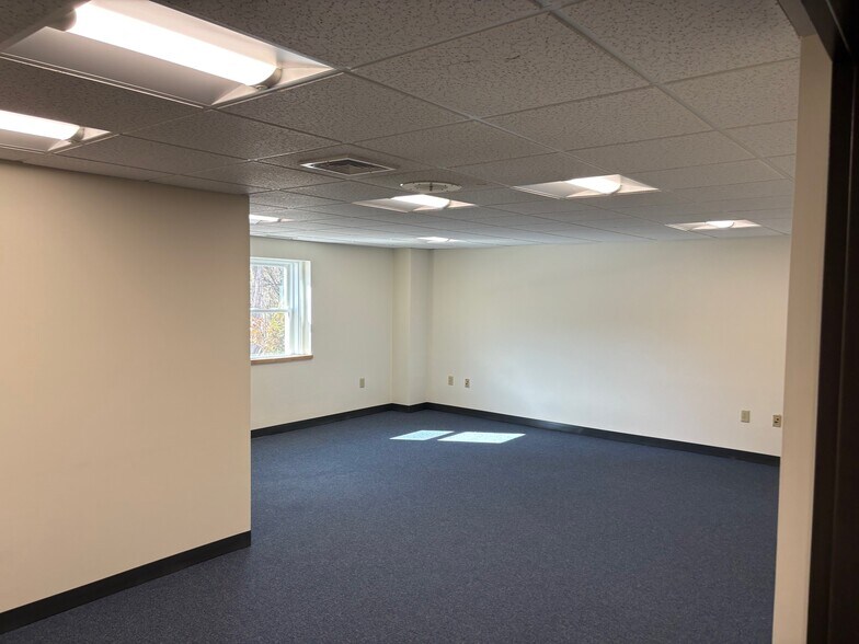 More Photos Of 86 Elm St, Hopkinton Flex For Lease