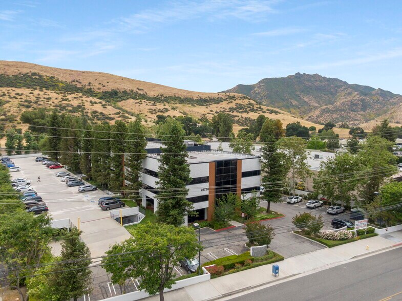 More Photos Of 28720 Roadside Dr, Agoura Hills Office For Lease