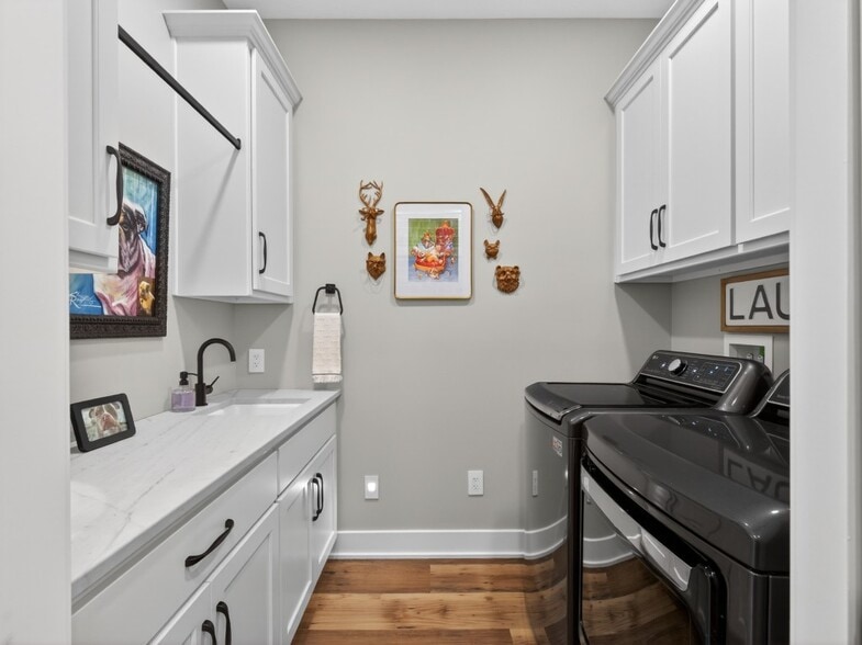 More Photos Of 15306 Covington Rd, Fort Wayne Flex For Sale