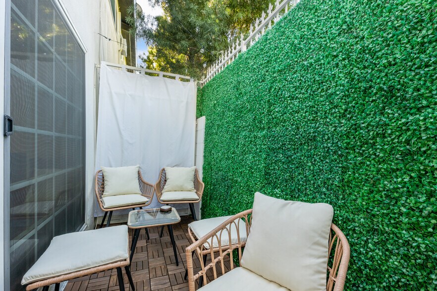 More Photos Of 4427 Camero Ave, Los Angeles Apartments For Sale