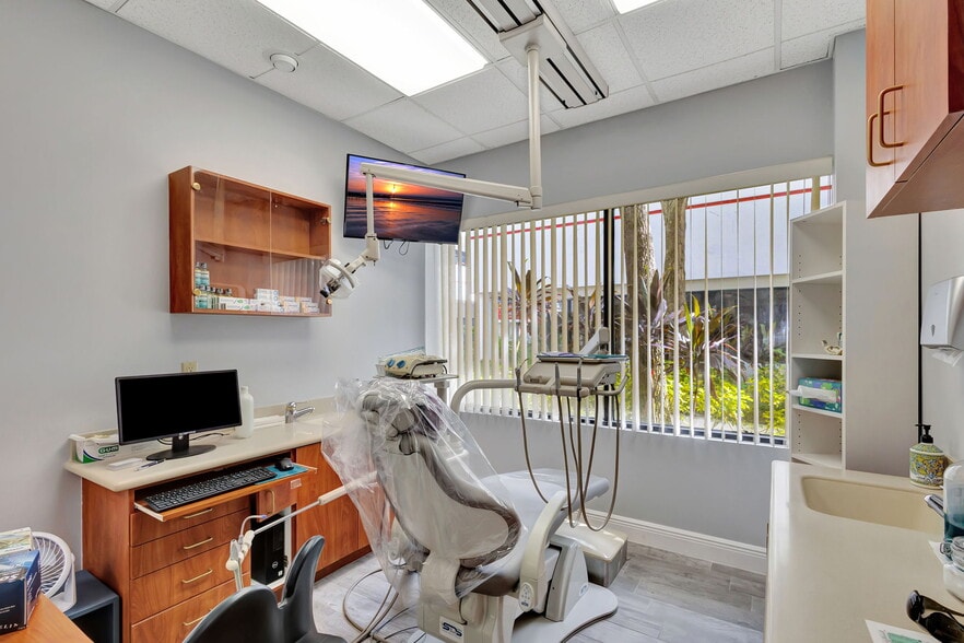 More Photos Of 5608 PGA Blvd, Palm Beach Gardens Medical For Lease