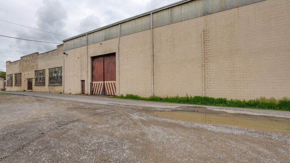 More Photos Of 120 Graham St, Zanesville Warehouse For Sale