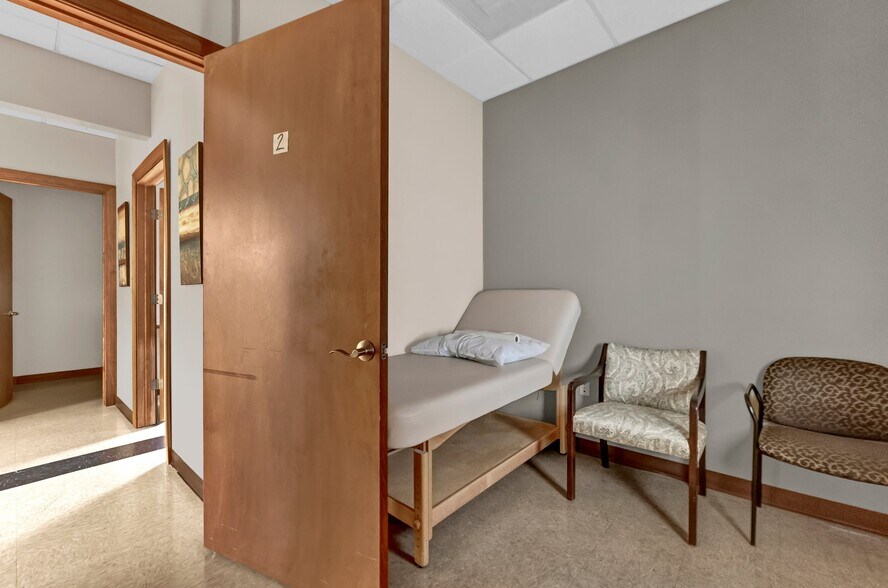 More Photos Of 9095 Main St, Clarence Medical For Lease