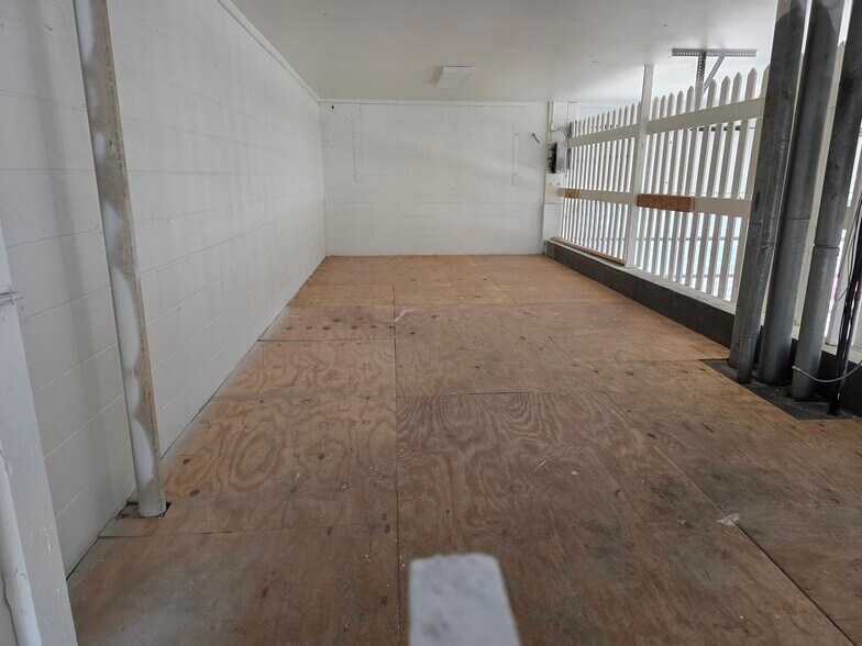More Photos Of 2560-2580 Old Hwy 94 South Dr, Saint Charles Auto Repair For Lease
