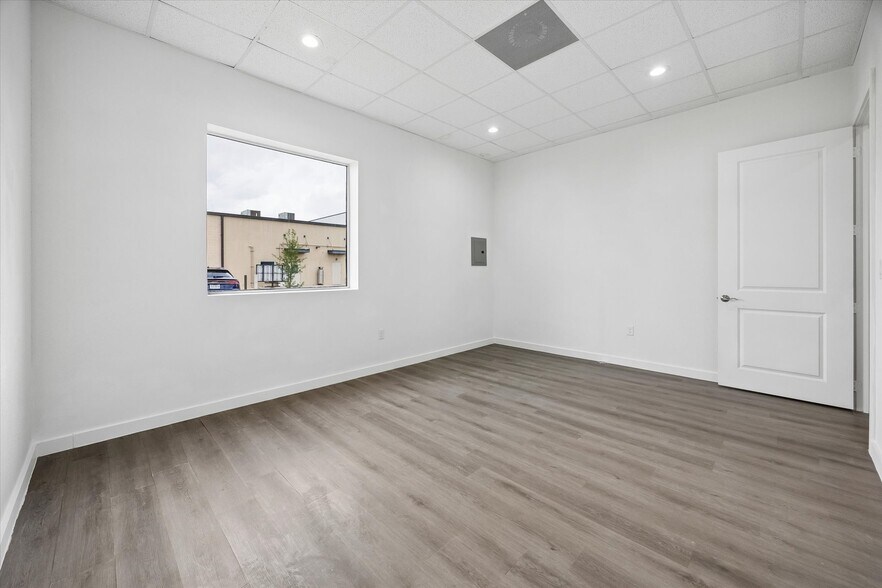More Photos Of 26621 Cook Field Rd, Katy Loft Creative Space For Lease