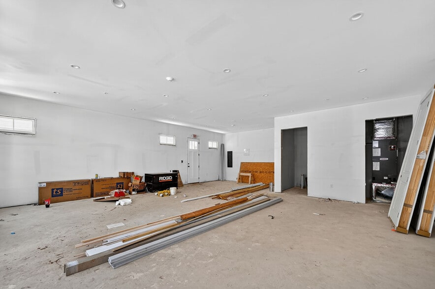 More Photos Of 64 Linton St, Woodstock Apartments For Sale