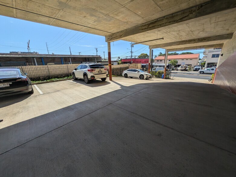 More Photos Of 1320 N School St, Honolulu Office For Sale