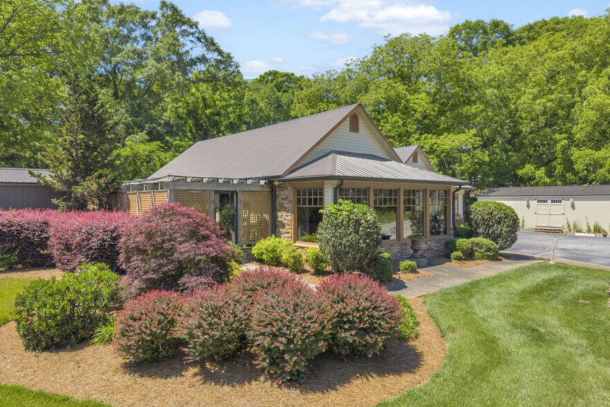 More Photos Of 498 Level Grove Rd, Cornelia Office Residential For Sale