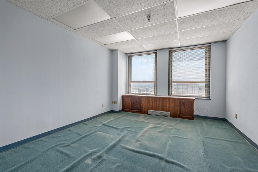More Photos Of 509 Marshall St, Shreveport Office For Sale