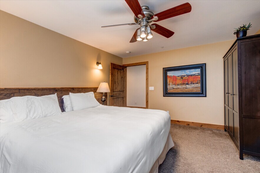 More Photos Of 1469 Woodside Ave, Park City Lodge Meeting Hall For Sale