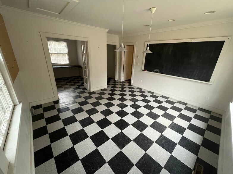 More Photos Of 439 Washington Rd, Woodbury Office For Sale