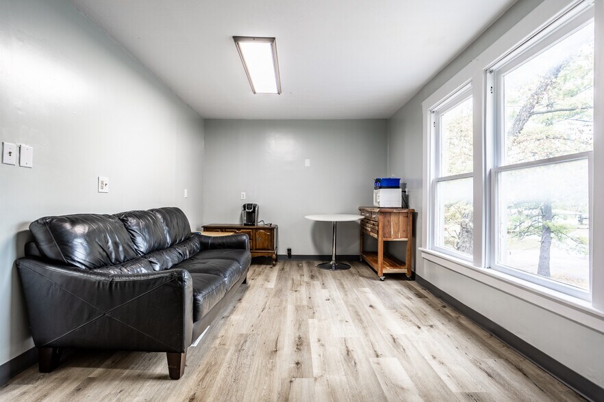 More Photos Of 7507 Michigan Rd, Indianapolis Daycare Center For Sale