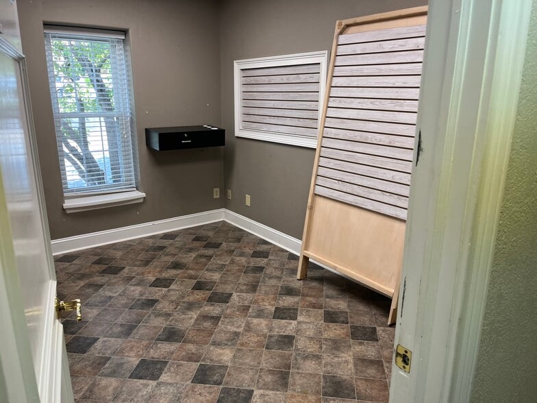 More Photos Of 841 E Main St, Spartanburg Office For Lease