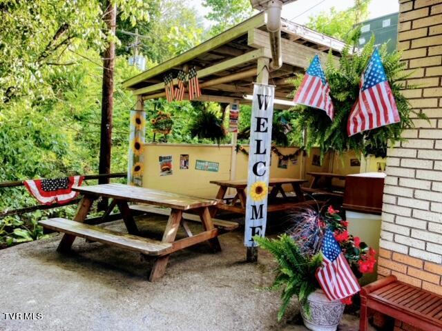 More Photos Of 314 Front E st, Coeburn General Retail For Sale