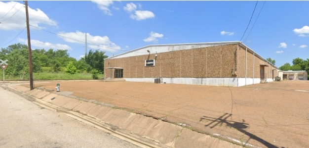 Primary Photo Of 1110 W Washington St, Paris Warehouse For Lease