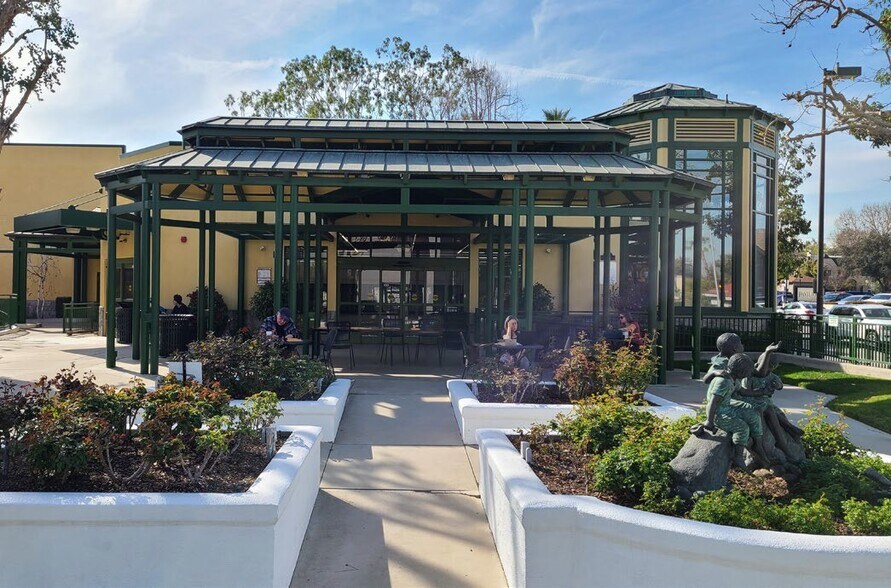 More Photos Of 603 S Lake Ave, Pasadena Freestanding For Lease