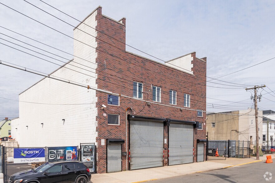 More Photos Of 210 Grandview Ave, Staten Island Warehouse For Lease