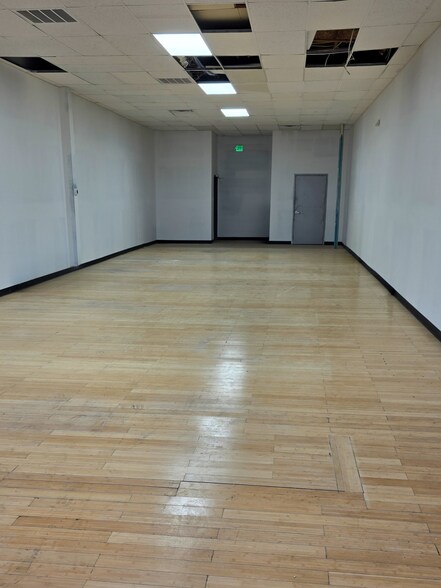 More Photos Of 1201 Eastern Blvd, Essex Storefront Retail Office For Lease
