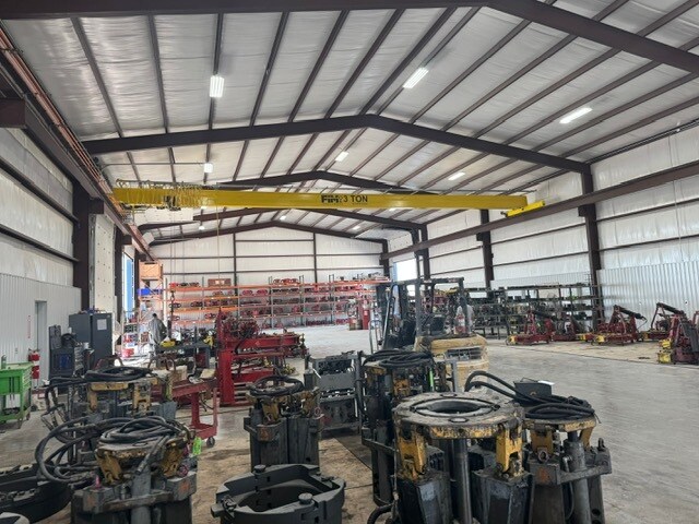 More Photos Of 10911 County Rd 74 rd, Midland Warehouse For Lease